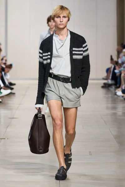 Look 36